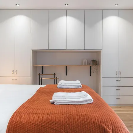 Breeze House 2 By Ah