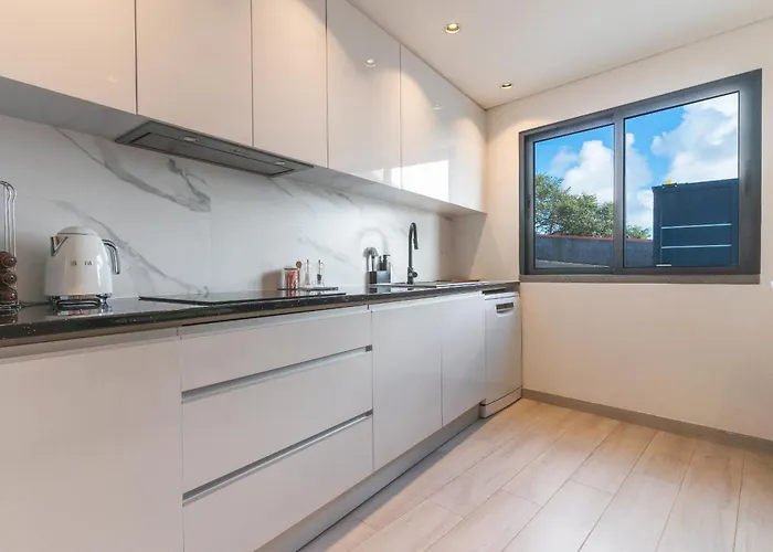 Breeze House 2 By Ah